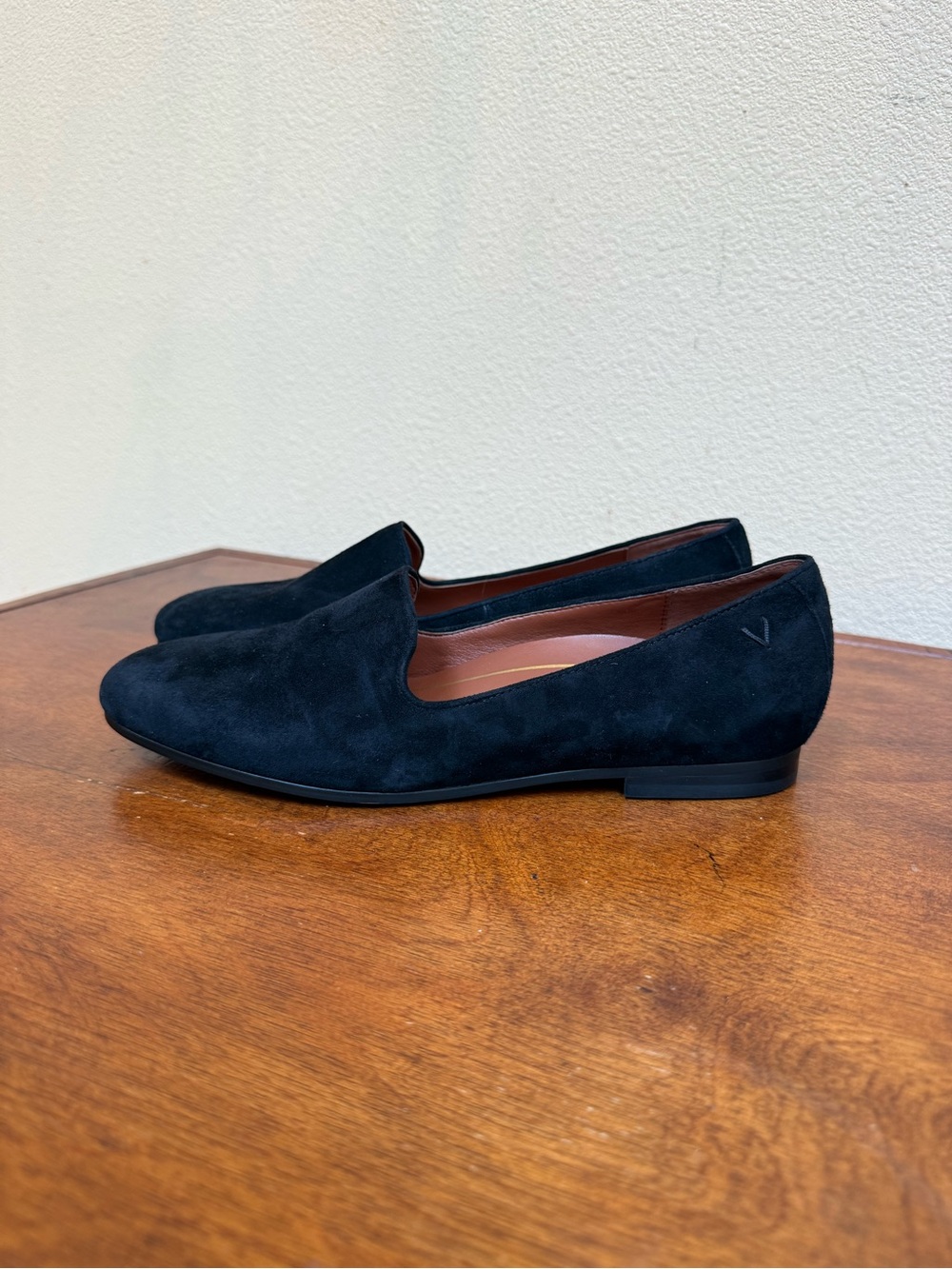 Vionic Willa II Black Suede Flat Slip-On Comfort Shoe Women's Size 7.5